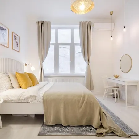 Bpr Lynx With A/c Apartamento Budapest