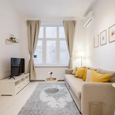 Bpr Lynx With A/c Apartment Budapest